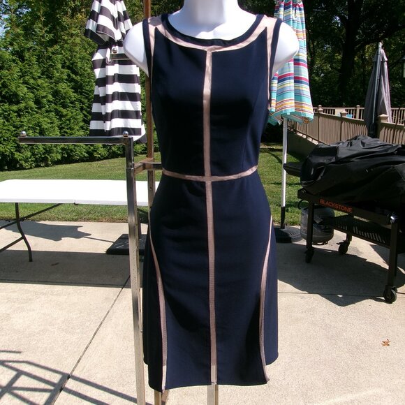 ADRIANNA PAPELL NAVY&BEIGE DRESS 4 - Picture 1 of 2